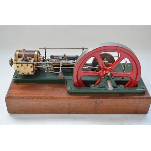 1328 - Single cylinder horizontal mill engine working steam model, without boiler, mounted on wooden base, ... 