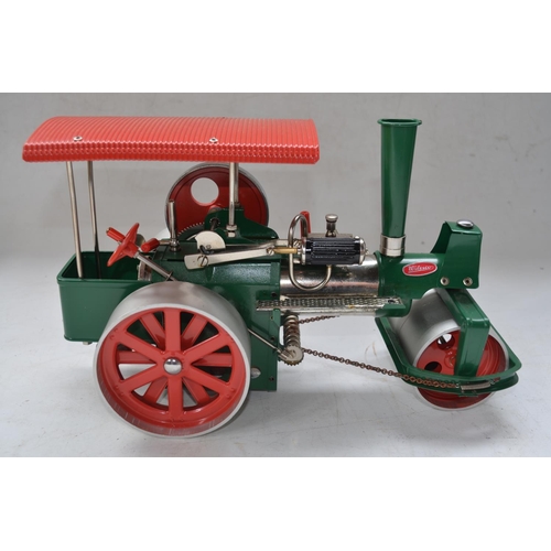 1333 - Boxed Wilesco Old Smokey steam powered traction engine model (D36) with fuel tablets, instruction sh... 