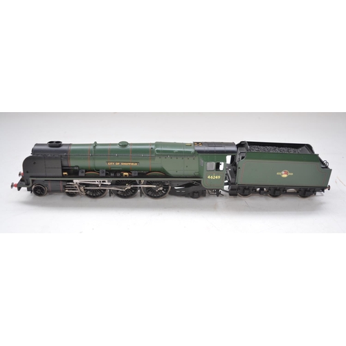 17 - Boxed Hornby OO gauge City Of Sheffield BR 4-6-2 Class 8P electric locomotive with tender (R2782XS),... 