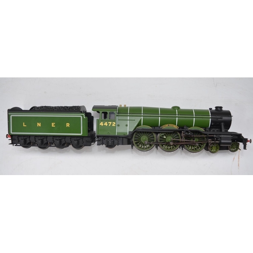 20 - Boxed Hornby OO gauge Flying Scotsman 4-6-2 Class 8P electric locomotive with tender (R3284TTS), DCC... 