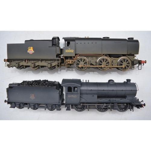 33 - Two weathered OO gauge electric steam train models to include Hornby Super Detail R2538 BR 0-6-0 Cla... 