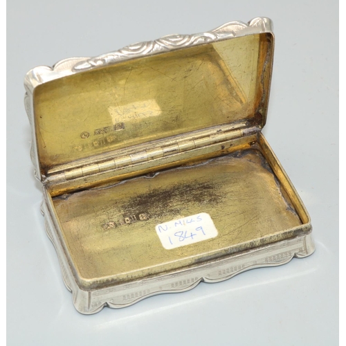 1088 - Victorian hallmarked silver shaped rectangular engine turned snuff box, hinged lid engraved 'Present... 