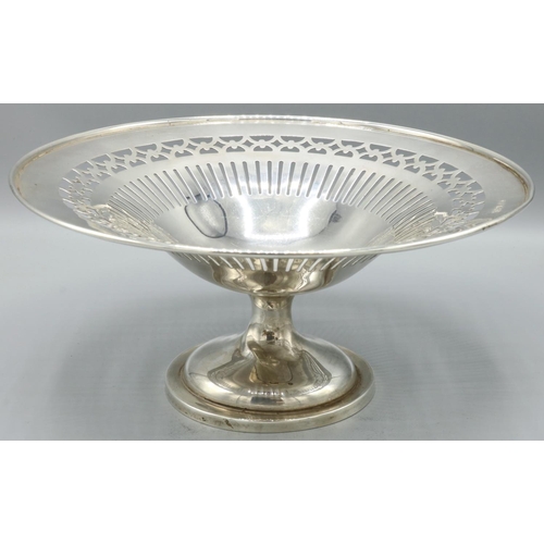 1079 - George V hallmarked silver fruit bowl, with pierced top on tapering column on stepped circular base,... 