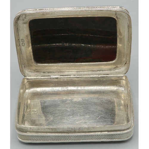 1064 - George III hallmarked silver rectangular table snuff box, hinged lid inset with a polished agate pan... 