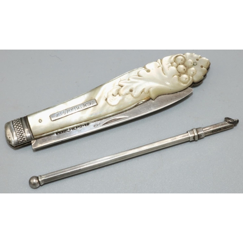 1116 - Victorian hallmarked silver mother of pearl handled soft fruit knife, by Hilliard & Thomason, Sheffi... 