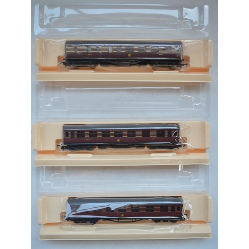 65 - Hornby OO gauge 3 piece LMS Coronation Coach set R4588. Models in mint condition, boxes/packaging ex... 