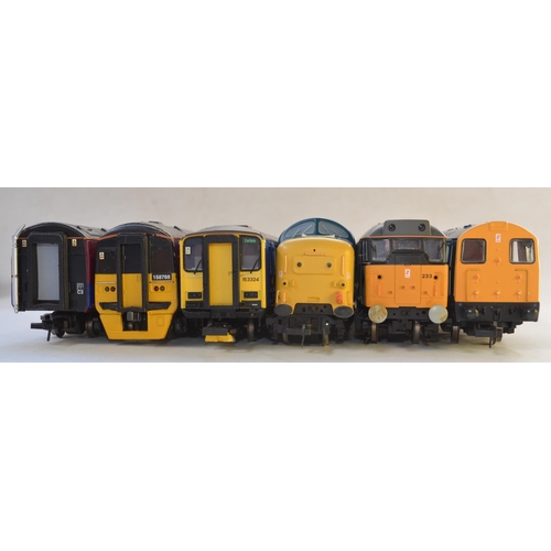 78 - Collection of previously run OO gauge electric train models to include Hornby R2757X Super Detail No... 