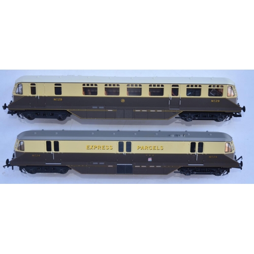 80 - Two Hornby OO gauge GWR Diesel Railcar electric train models to include R2524 