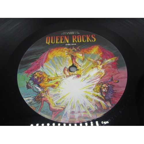 272 - Queen 'Queen Rocks' 2 LP vinyl (7243 8 23252 1 5B)