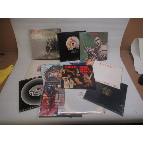 273 - Queen - mixed collection of LPs inc. Queen Jazz, Sheer Heart Attack, Live Magic, News of the World, ... 