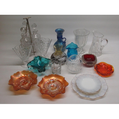 143 - Large collection of C19th and C20th glassware inc. jugs, vases, lamp shades, bowls, etc. (qty. in 3 ... 