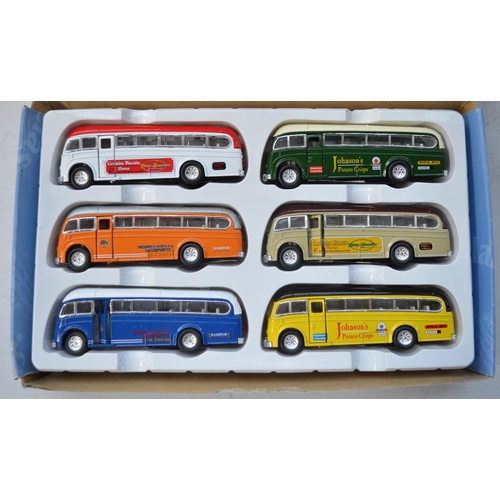 1517 - Collection of model buses, aircraft, military vehicles etc, mostly diecast to include boxed and unbo... 