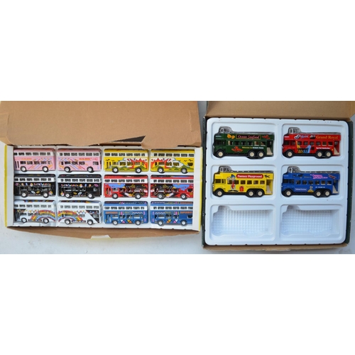 1517 - Collection of model buses, aircraft, military vehicles etc, mostly diecast to include boxed and unbo... 