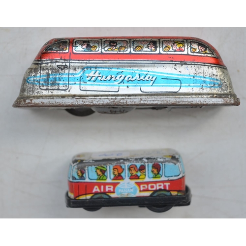 1518 - Extensive collection of small scale diecast bus and tram models from Corgi, Matchbox, Majorette, Les... 