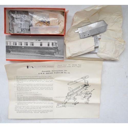 89 - Collection of unbuilt white metal and plastic OO gauge train models to include 5 K's Kits including ... 