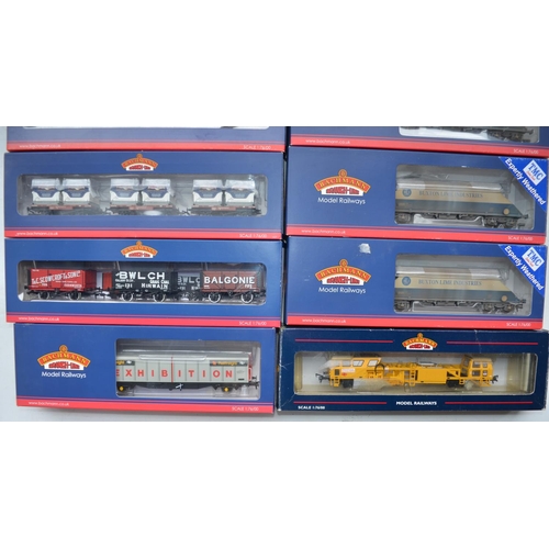 98 - Collection of Bachmann rolling stock to include Collectors Club exclusives, Plasser Tamper Machine (... 