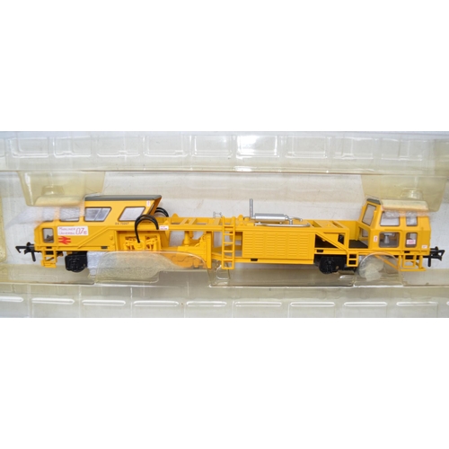 98 - Collection of Bachmann rolling stock to include Collectors Club exclusives, Plasser Tamper Machine (... 