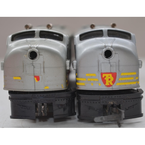 107 - Tri-Ang OO gauge R55 B-B diesel loco electric train model, R57 diesel dummy end and R58 B-B 