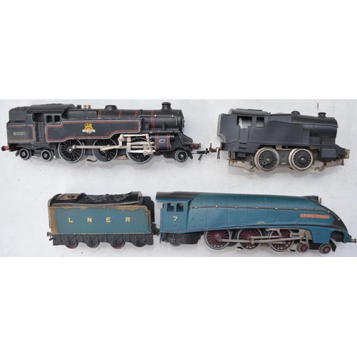 110 - Collection of vintage Hornby Dublo OO gauge coaches, wagons, track, controllers, accessories etc to ... 