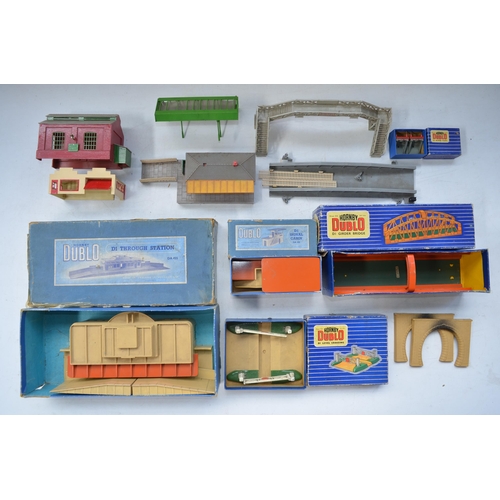 110 - Collection of vintage Hornby Dublo OO gauge coaches, wagons, track, controllers, accessories etc to ... 