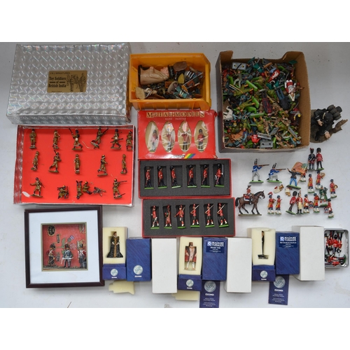 145 - Collection of mostly metal toy soldiers and figures to include Britain's, Corgi, J&L Miniatures, Del... 