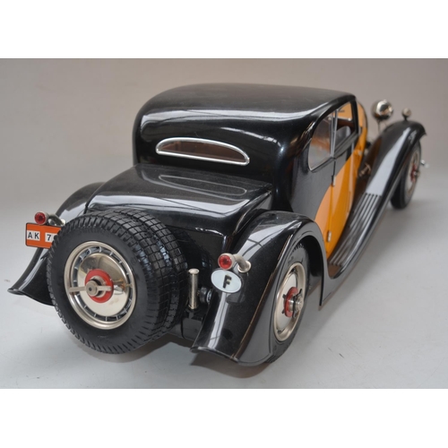 163 - Built Pocher Models 1/8 scale Bugatti 50T 1933 mixed media model, no instruction manual, poseable fr... 