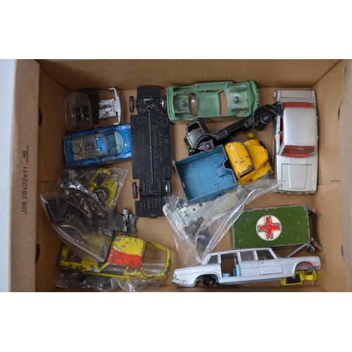 176 - Collection of vintage diecast vehicle models, Dinky Supertoys, Corgi Major, Ertl, Matchbox etc. incl... 