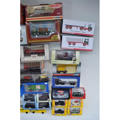 187 - Collection of 1/76 scale diecast model vehicles to include EFE, Oxford, Lledo Trackside, Corgi etc (... 