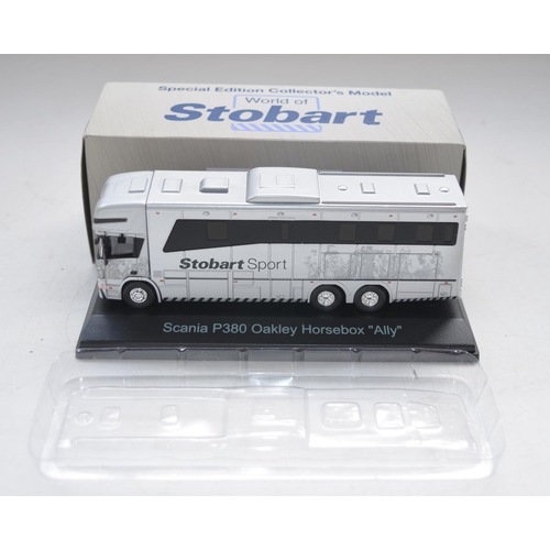 188 - Collection of mostly 1/76 scale bus and coach models to include EFE, Corgi, Atlas etc. Contents most... 