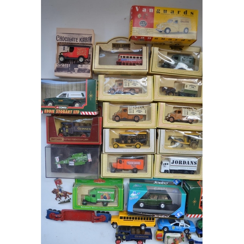 189 - Collection of diecast vehicle models to include Matchbox, Corgi, Lledo etc. incl. vintage Corgi Majo... 