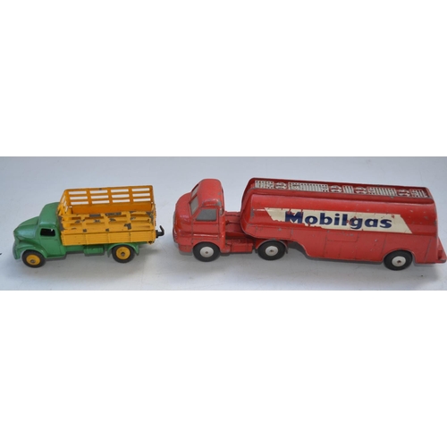 189 - Collection of diecast vehicle models to include Matchbox, Corgi, Lledo etc. incl. vintage Corgi Majo... 