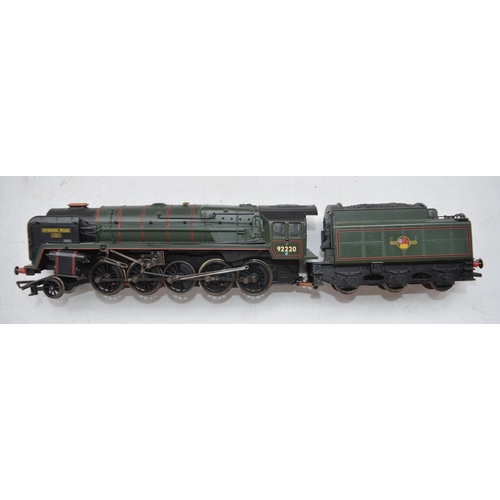 105A - Incomplete Hornby OO gauge Evening Star electric train set, Locomotive damaged running gear (see pho... 