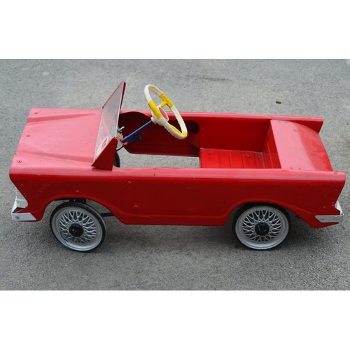 220 - Childs metal pedal car by Tri-ang, L86cm