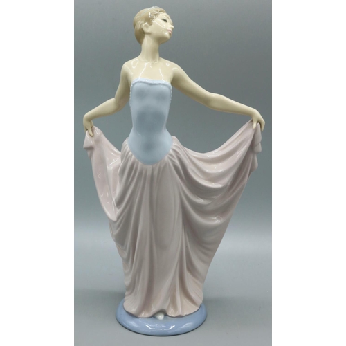 681 - Lladro figure, Dancer No. 5050, H30cm, with box