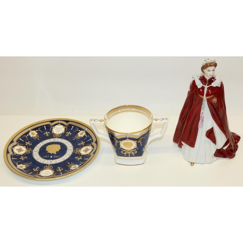 678 - Royal Worcester figure 'In celebration of the Queen's 80th Birthday 2006, dressed in the robes of th... 