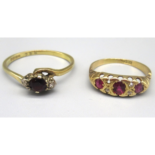 789 - 18ct yellow gold three stone ruby ring, set with small diamonds (one missing), size M1/2, and a 18ct... 