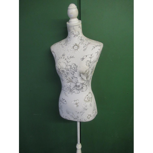 300 - Upholstered floral ladies standing mannequin torso, H159.5cm