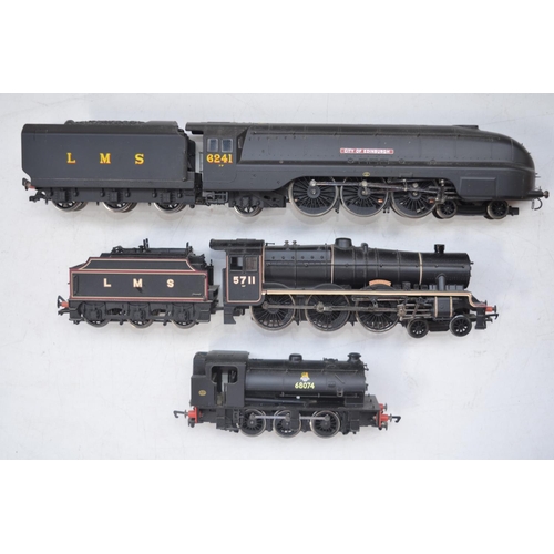 517 - Three unboxed OO gauge electric steam locomotive models - Hornby R2270 LMS Black Coronation Class 62... 