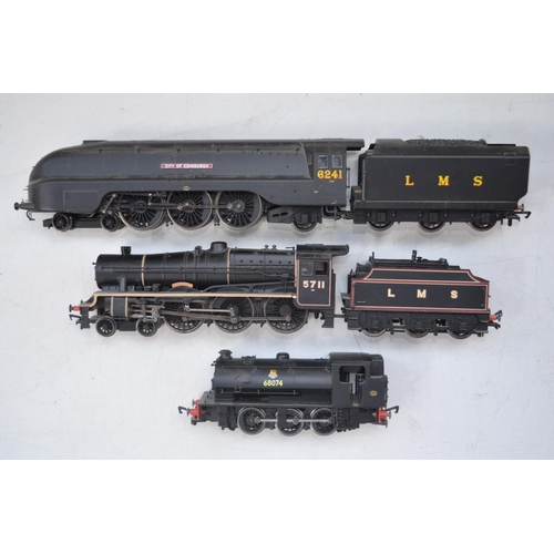 517 - Three unboxed OO gauge electric steam locomotive models - Hornby R2270 LMS Black Coronation Class 62... 