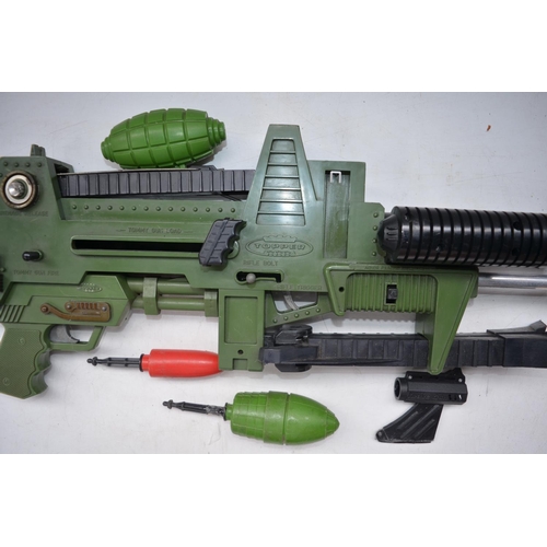 520 - Topper Toys Johnny Seven One Man Army child's play gun with 7 guns in one, some repaired damage to t... 