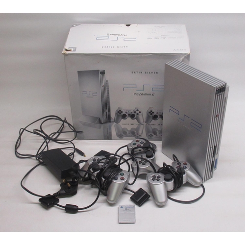 320 - Playstation 2 Satin Silver, Silver Prestige Line, with 3 controllers and a 8MB memory card