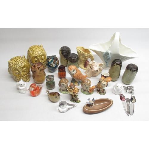 497 - Two Sylvac owl money boxes, glass owl paperweights, 2 Beswick 'Old Mr. Brown' and various other glas... 