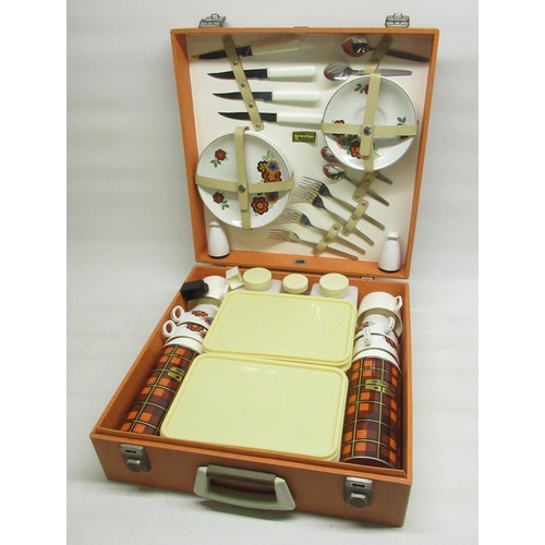 504A - Brexton orange cased picnic set