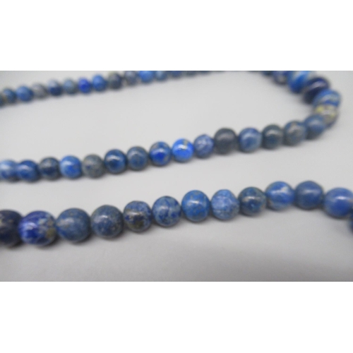 37 - Three single row lapis lazuli beaded necklaces with yellow metal screw clasps, all 47cm