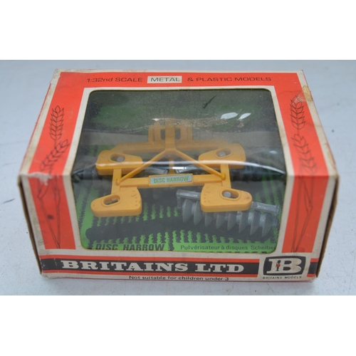 192 - Large collection of boxed vintage Britain's 1/32 die cast metal and plastic farm vehicles incl. 9600... 