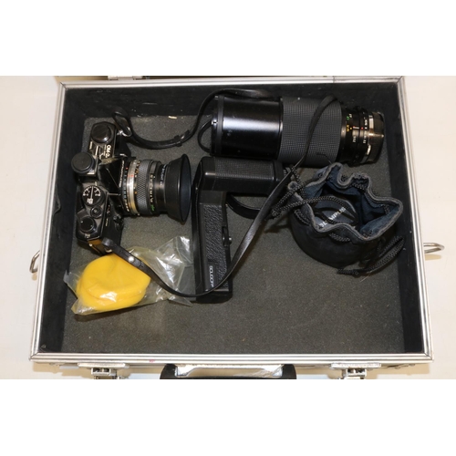 136 - Photography equipment, incl. a Sea & Sea Motor Marine II underwater 35mm camera with strobe set, Oly... 