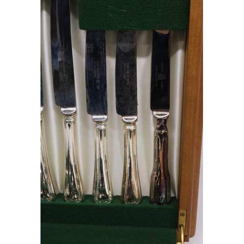 290 - Cased Hugh Foulerton EPNS cutlery for six place settings, one knife not matching; a quantity of cut ... 