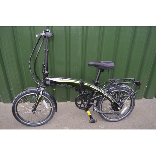 Carrera Crosscity E folding electric bike with charger helmet and battery keys excellent barely us