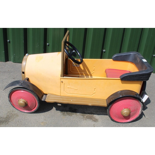 Brum best sale pedal car