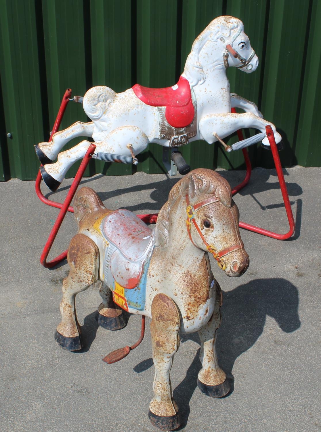 Metal rocking sales horse on springs